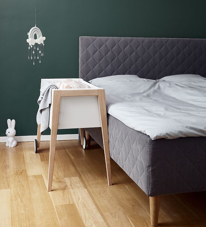 Leander bedside crib online